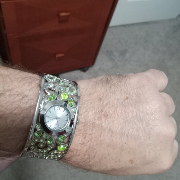 Unbranded Ladies Cuff Style Bracelet Watch - Picture 9 of 10